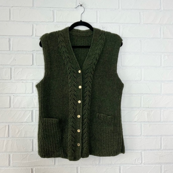 14. Vintage handmade forest green knit sweater vest - Picture 3 of 5